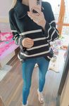 Genialny czarny sweterek w paski z zamkiem oversize