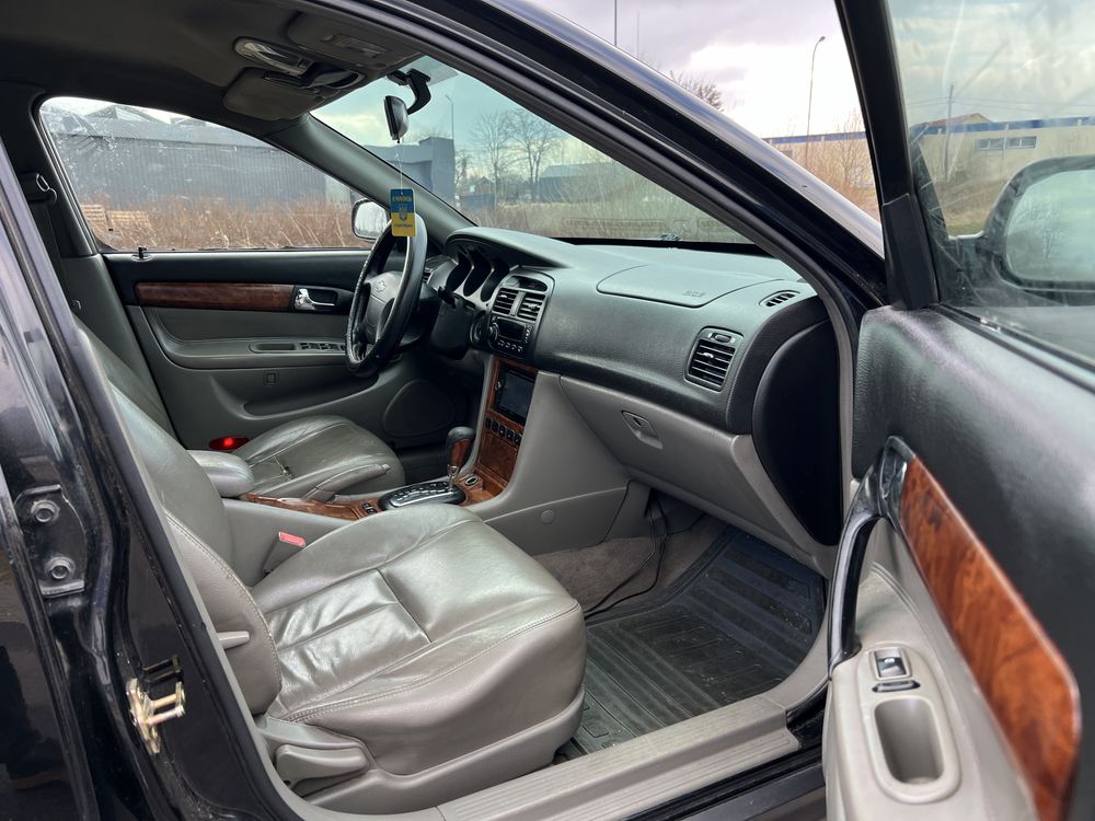 Продаю автомобіль Chevrolet Evanda