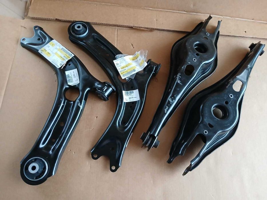 Важелі до Audi Q3 2024 рік