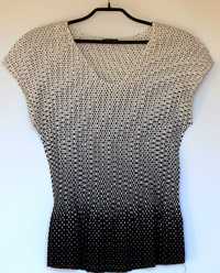 Продам летнюю плиссированную женскую блузку, кофточку, разм 52, р 2-4.