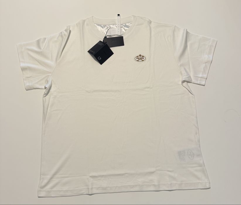 T-Shirt    Prada