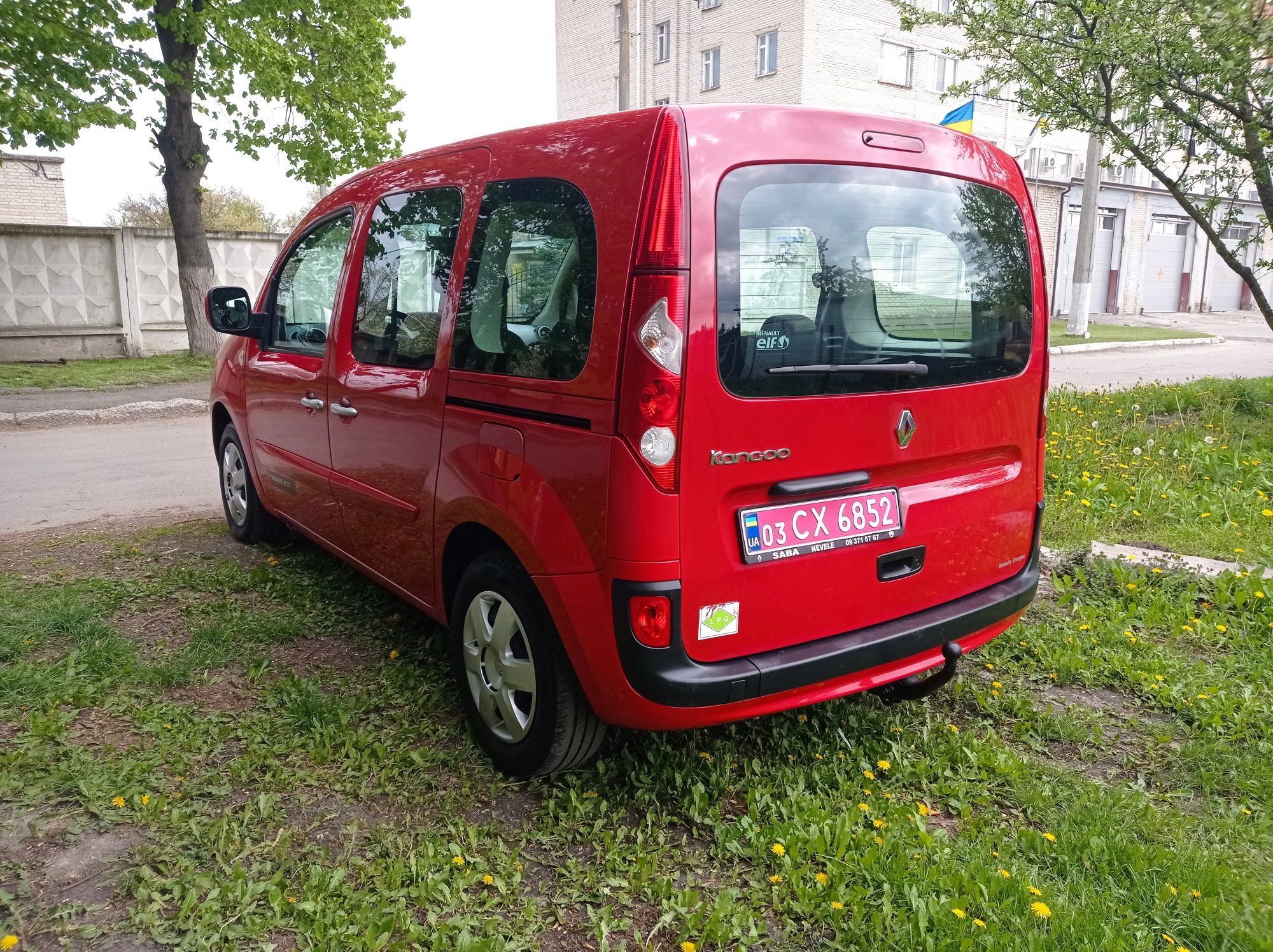 Renault Kangoo 2011, 1,6 газ-бензин