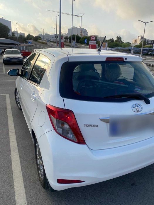 Toyota Yaris 1.4 D-4D 2013 — foto 4