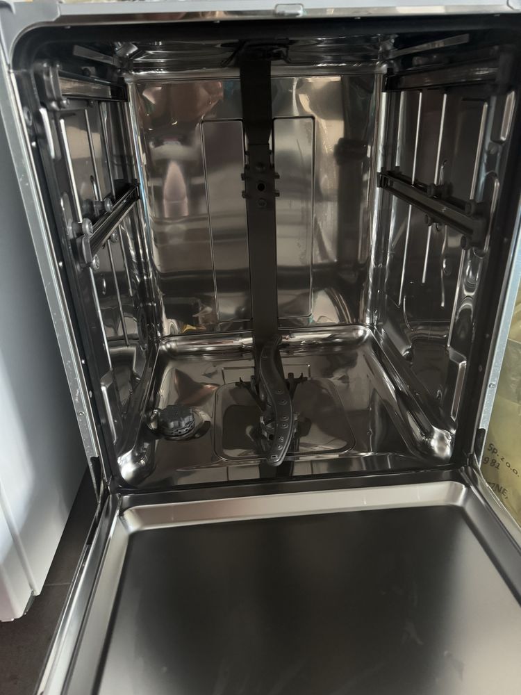 Zmywarka Whirlpool uszkodzona 60cm