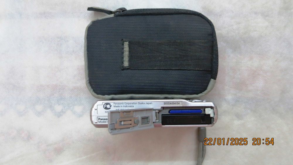 Цифровая фотокамера Panasonic Lumix DMC-F4EE-Silver (Japan/Indonesia)