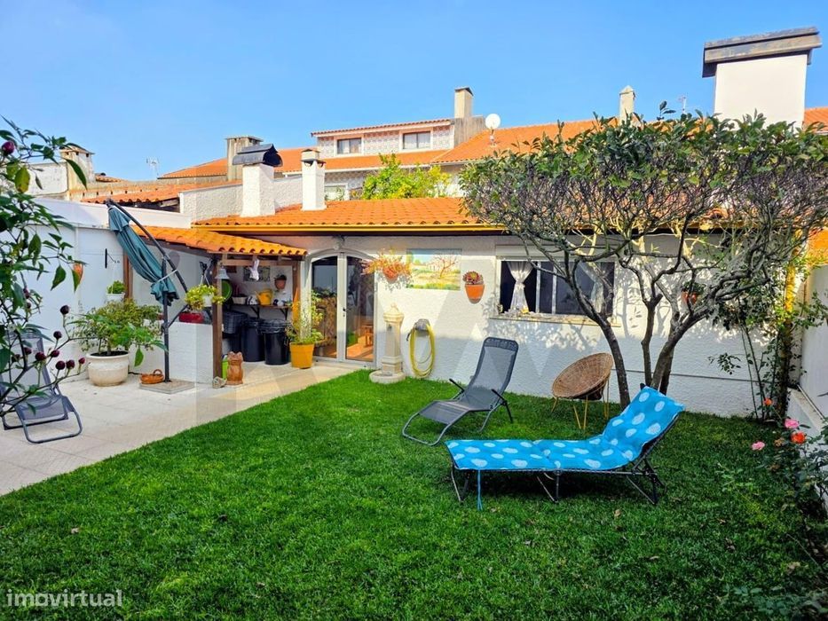 Encantadora Moradia T4 em banda com jardim frontal - Cacia, Aveiro