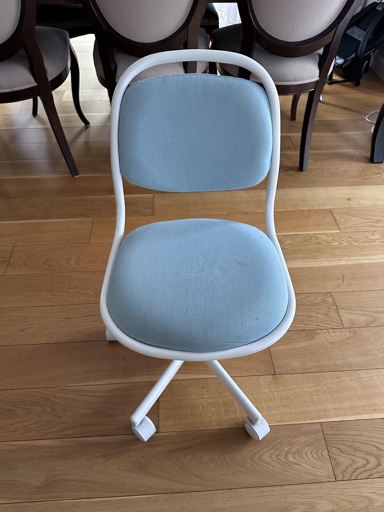 Krzeslo obrotowe dziecięce Ikea ÖRFJÄLL