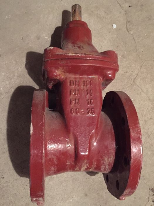 Zasuwa kołnierzowa krótka DN100