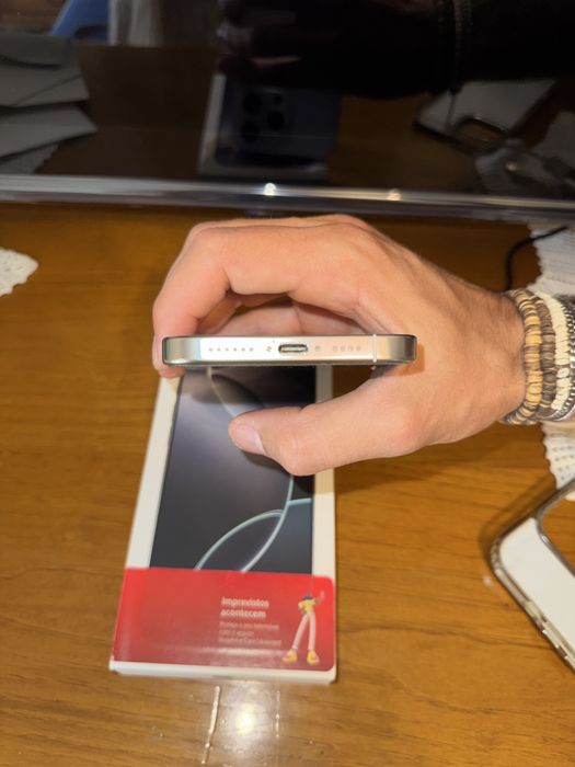 IPHONE 16 PRO MAX 256GB - como novo
