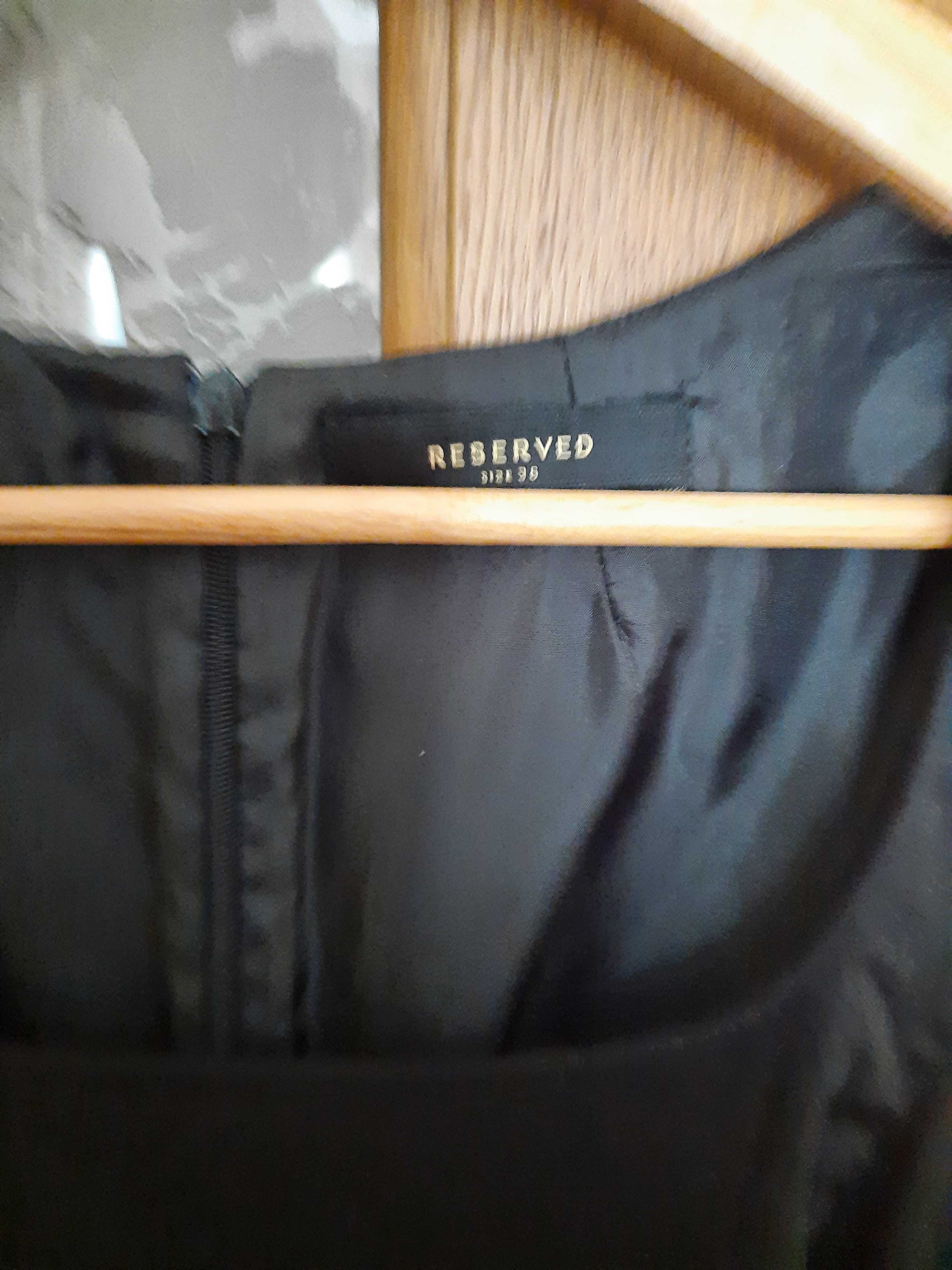 Маленька чорна сукня з білим Reserved