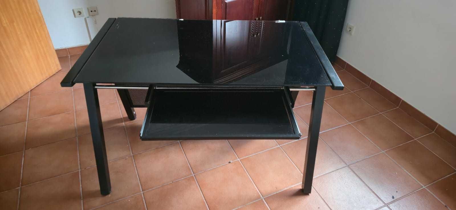 Secretária moderna em vidro preto