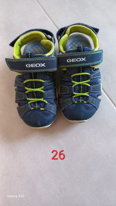 Ténis e sandálias menino