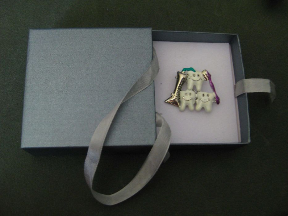 Alfinete / Broche / Pregadeira Dentes Saudaveis NOVO