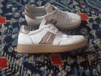 Sprzedam buty sportowe