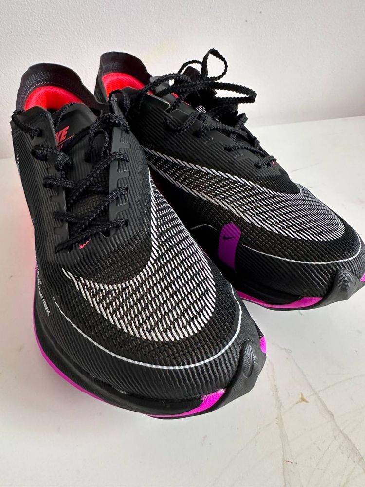 Nike zoomx vaporfly next% 2