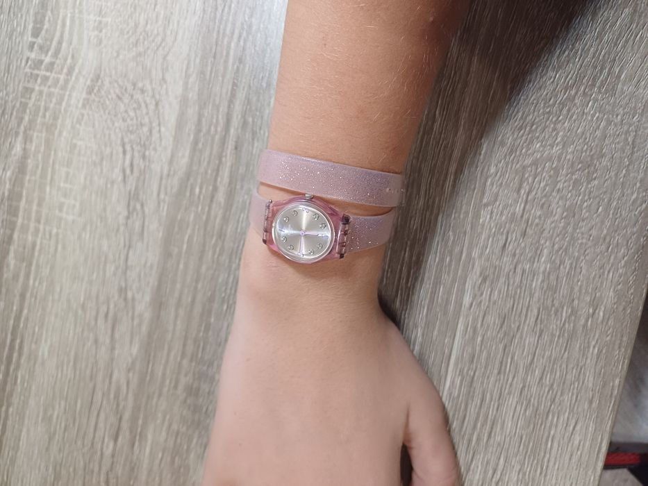 Продаю годинник фірма:Swatch Brillante LP132