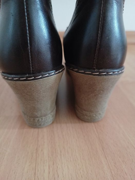Kozaki botki, skóra naturalna, rozm. 38, ocieplone stan idealny
