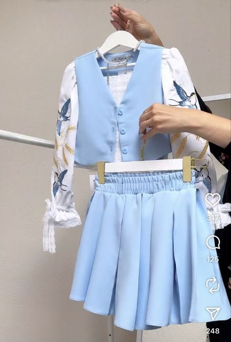 Костюм святковий для дівчинки