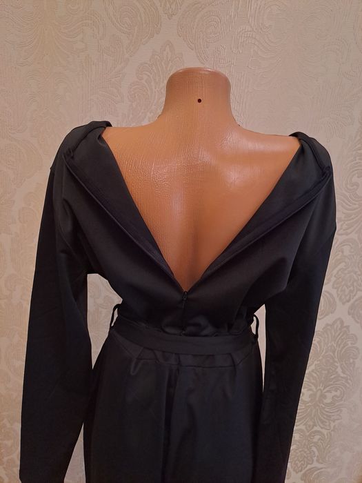 Женский черный комбинезон со штанами брюками