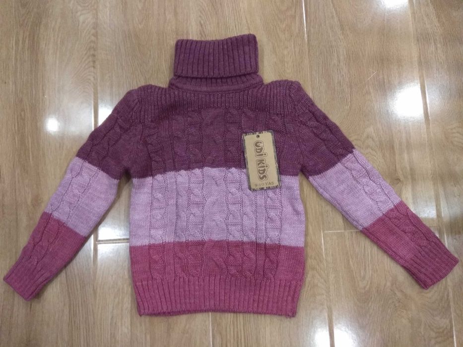 новый теплый красивый детский свитер для девочки на 6-7 лет