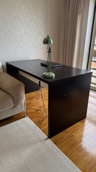 Secretaria IKEA preta 140x75