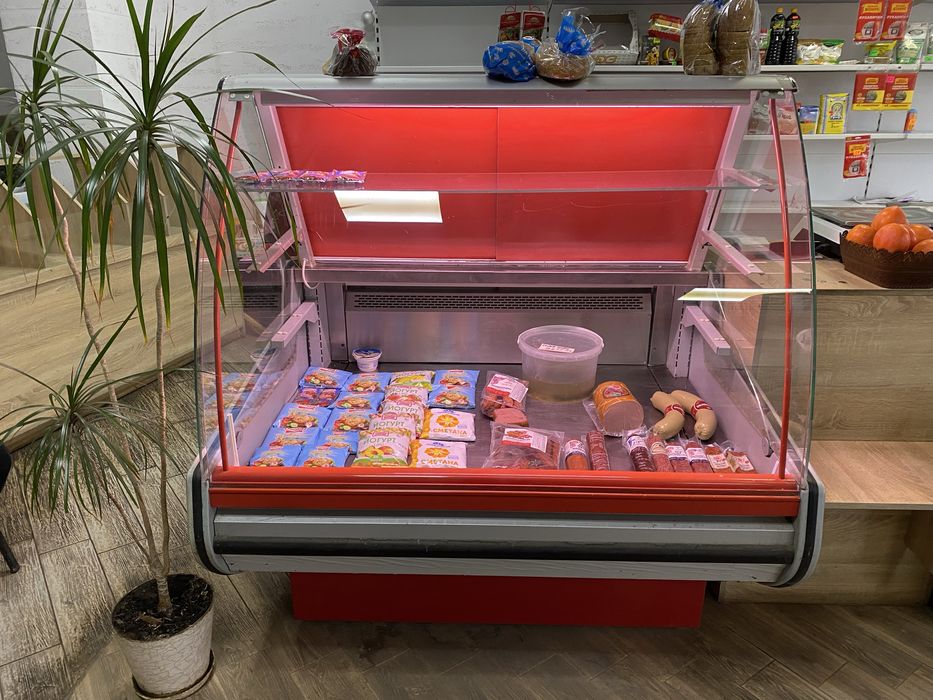 Продам холодильные витрины Cold