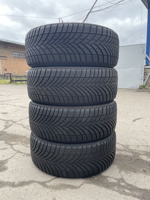 Майже нові зимові шини Sempeeit 225/50 R18