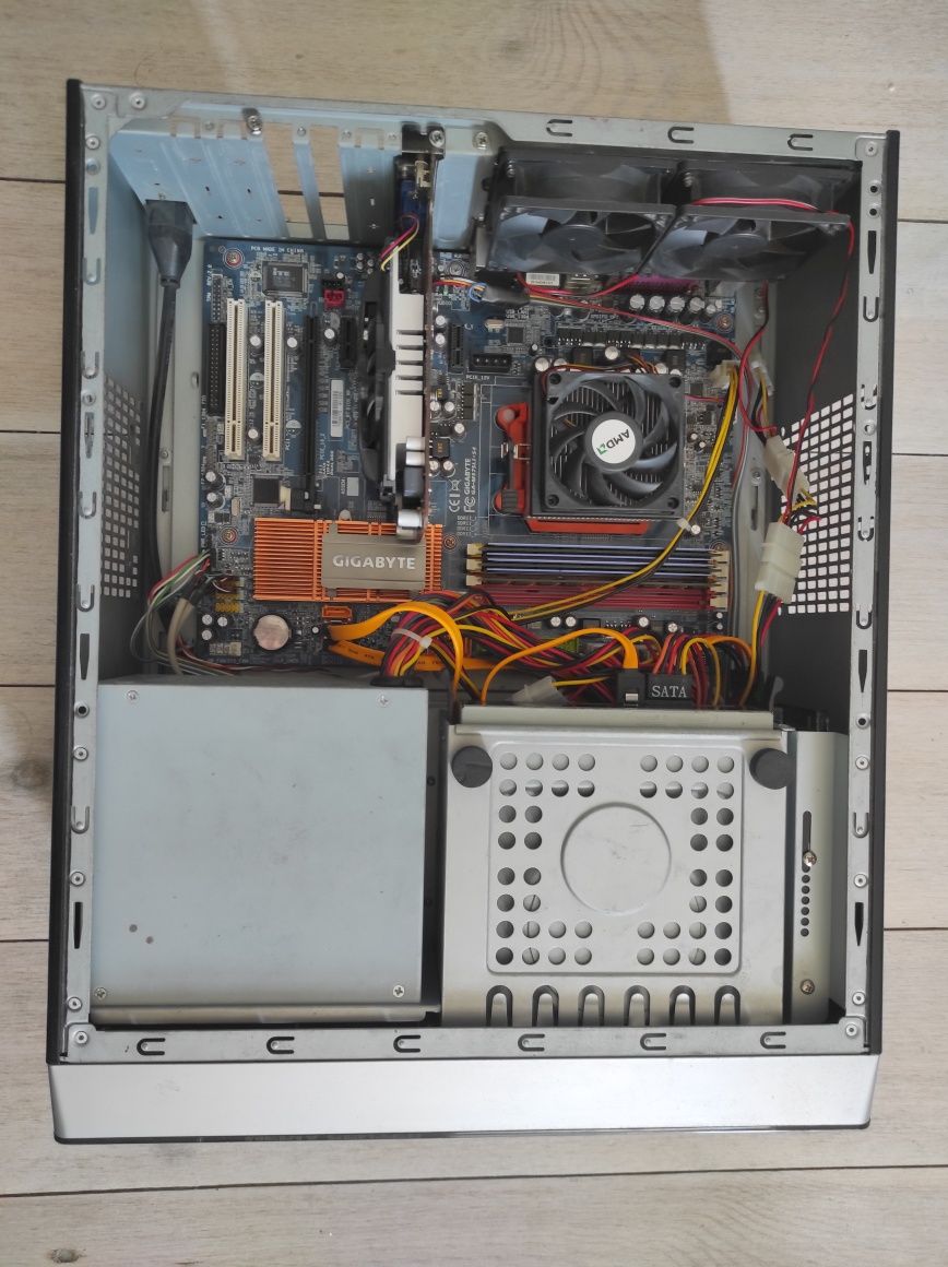 Komputer athlon 64 x2 4200+ 4 GB RAM