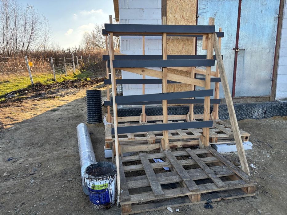 Stojaki drewniane za darmo