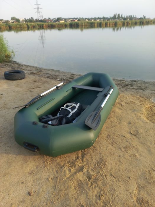 Продаю лодку Колибри 2х местная