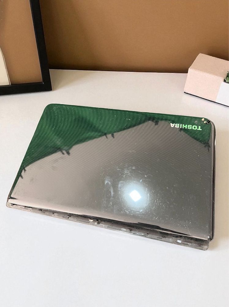 Toshiba - Intel Core i7 - Falta Ecrã