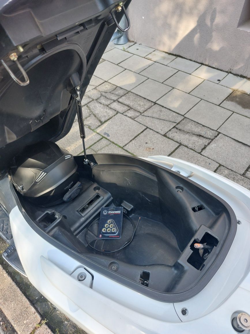 Kymco Downtown 125cc 2009r    na KAT B   36 tyś km   (Dink Street)