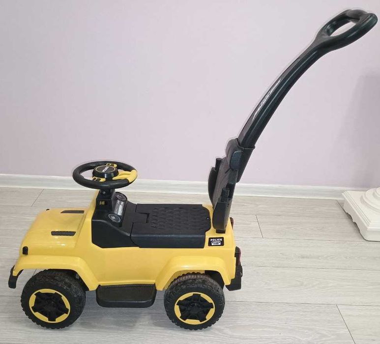 Детская машинка-каталка-толокарь MegaCar с родительской ручкой желтая