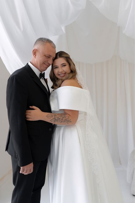 Весільна сукня в ідеальному стані