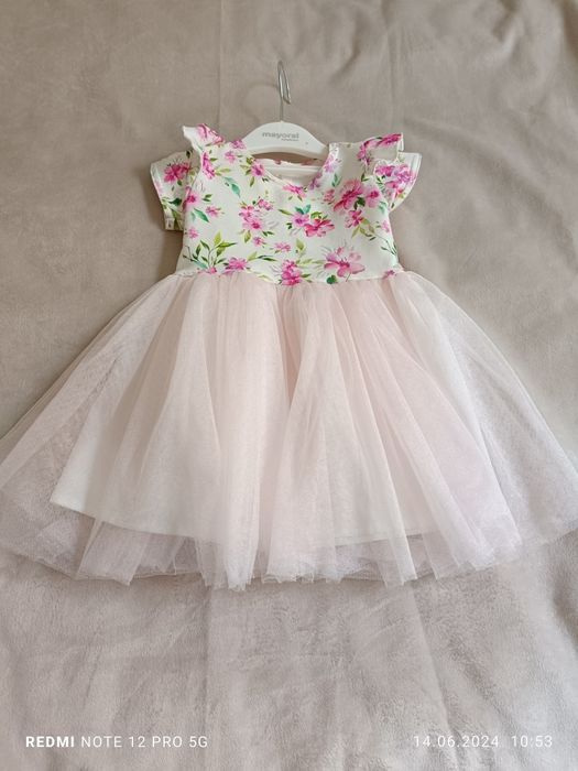 Sprzedam piękną sukieneczkę z opaską