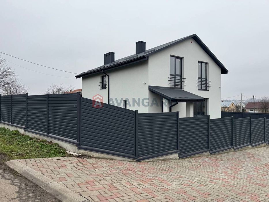 Продається 2 пов.будинок з ділянкою.