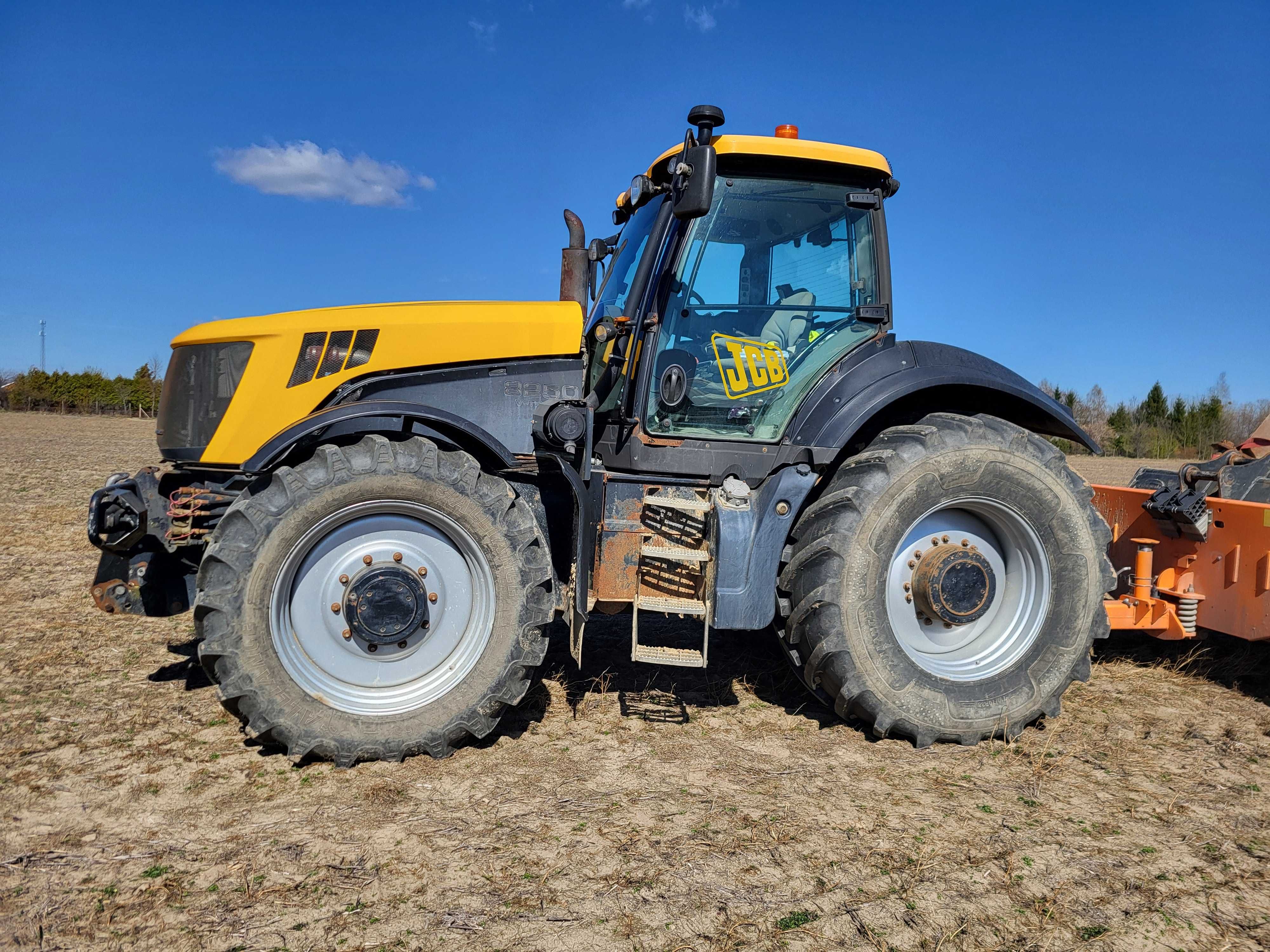 JCB Fastrac 8250