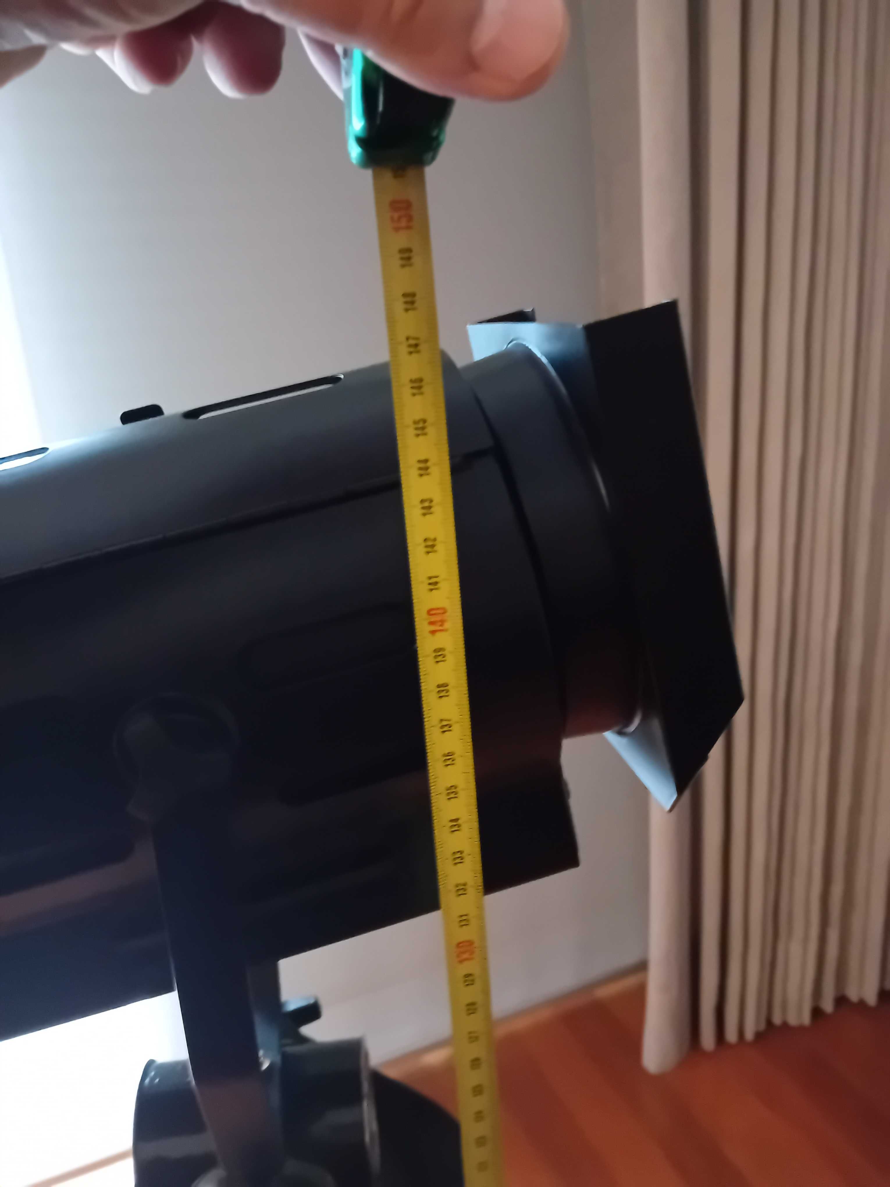 Candeeiro / projetor com tripé