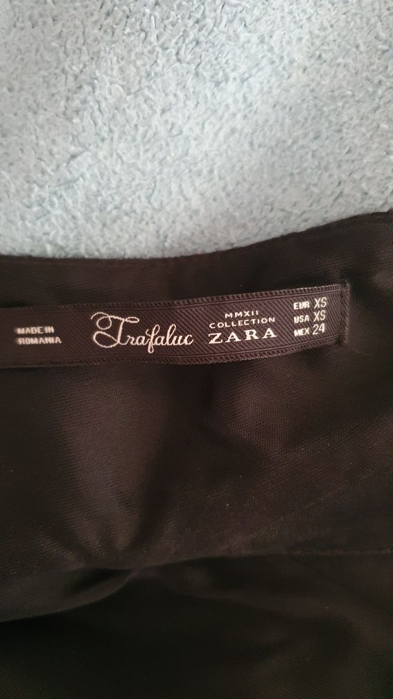 Elegancka czarna sukienka zara