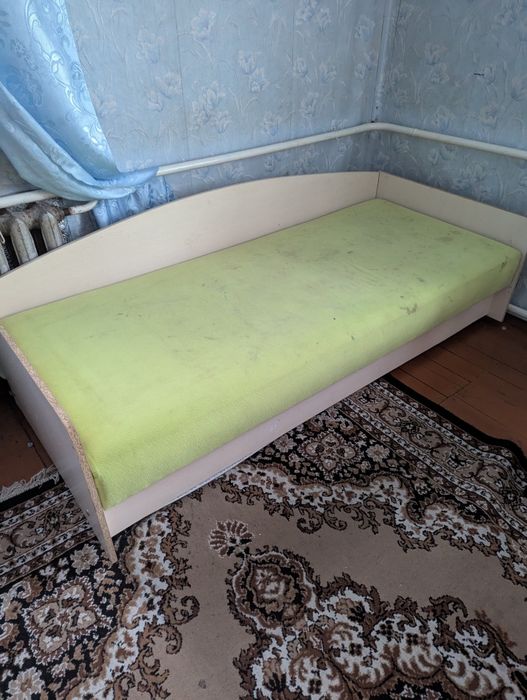 Продам диван як для дорослого так і для підлітка