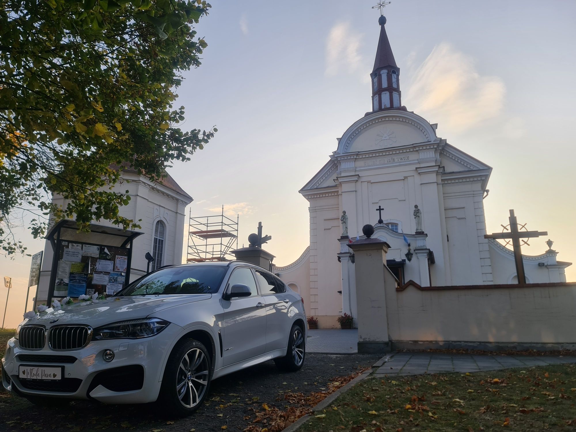 Auto do ślubu BMW X6 M-pakiet biel alpejska!