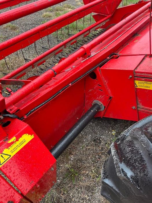 Комбайн Massey Ferguson 16