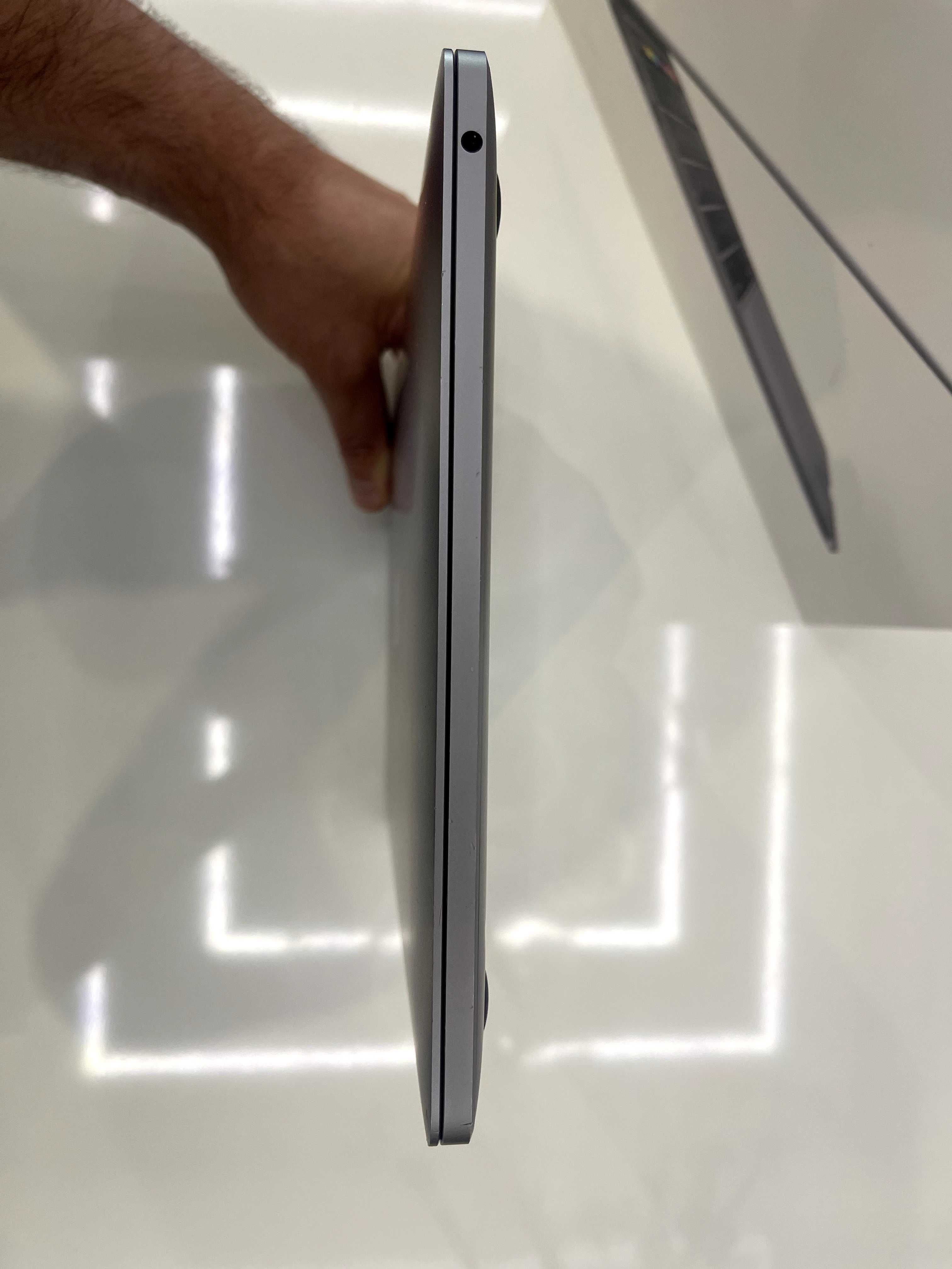 MacBook Pro 2020 13,3 / i5 / 16GB / 512GB / Gwiezdna szarość /Warszawa