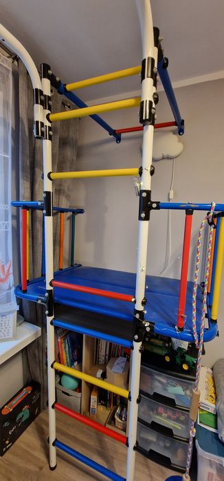 Domek dla dzieci drążek do ćwiczeń