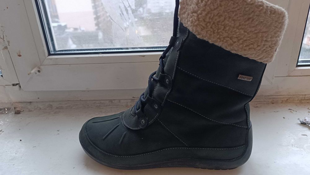 Водостійкі зимові термочеревики Clarks Gore-Tex.Оригінал.Р 38.5.24.5