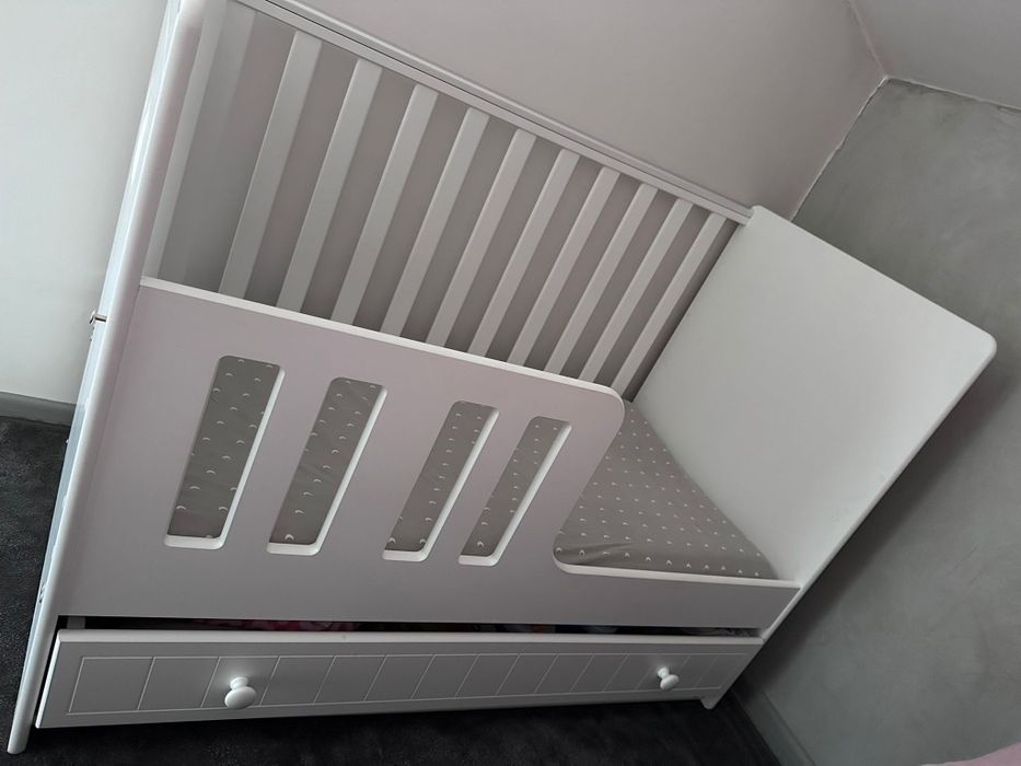 Zestaw 3 : łóżeczko z szufladą + komoda z przewijakiem +szafa