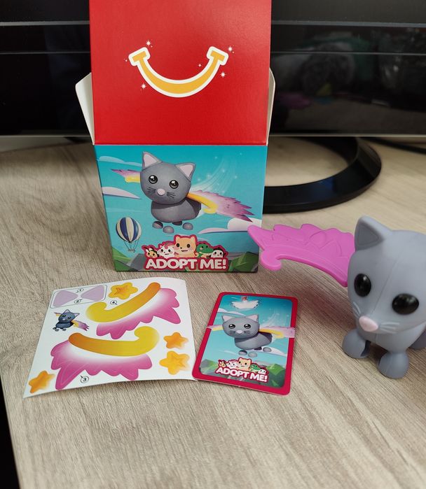 Brinquedo “Adopt Me!” McDonald’s | Gato