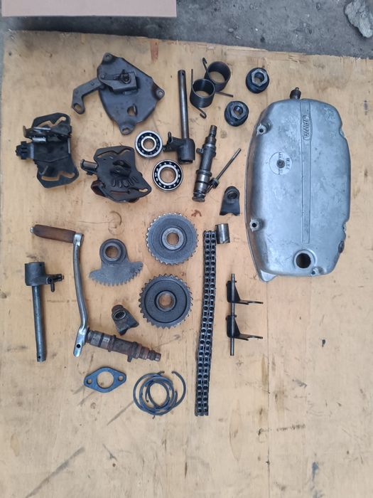Мотор ява картера кришки, кпп, корзина сцепления кулиса, вилочки, вал