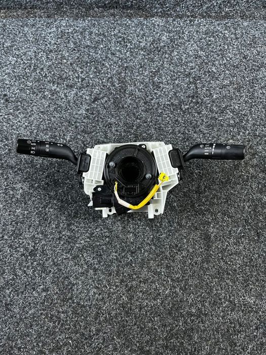 przełącznik zespolony mazda 3 BFS217H006