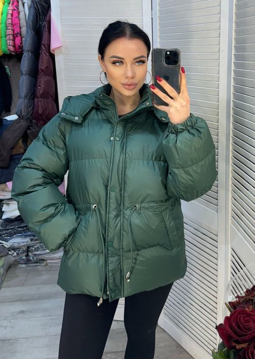 Жіноча куртка з поясом